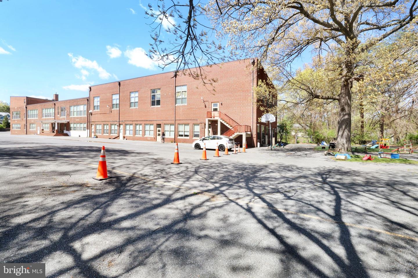 117 Elm Ave