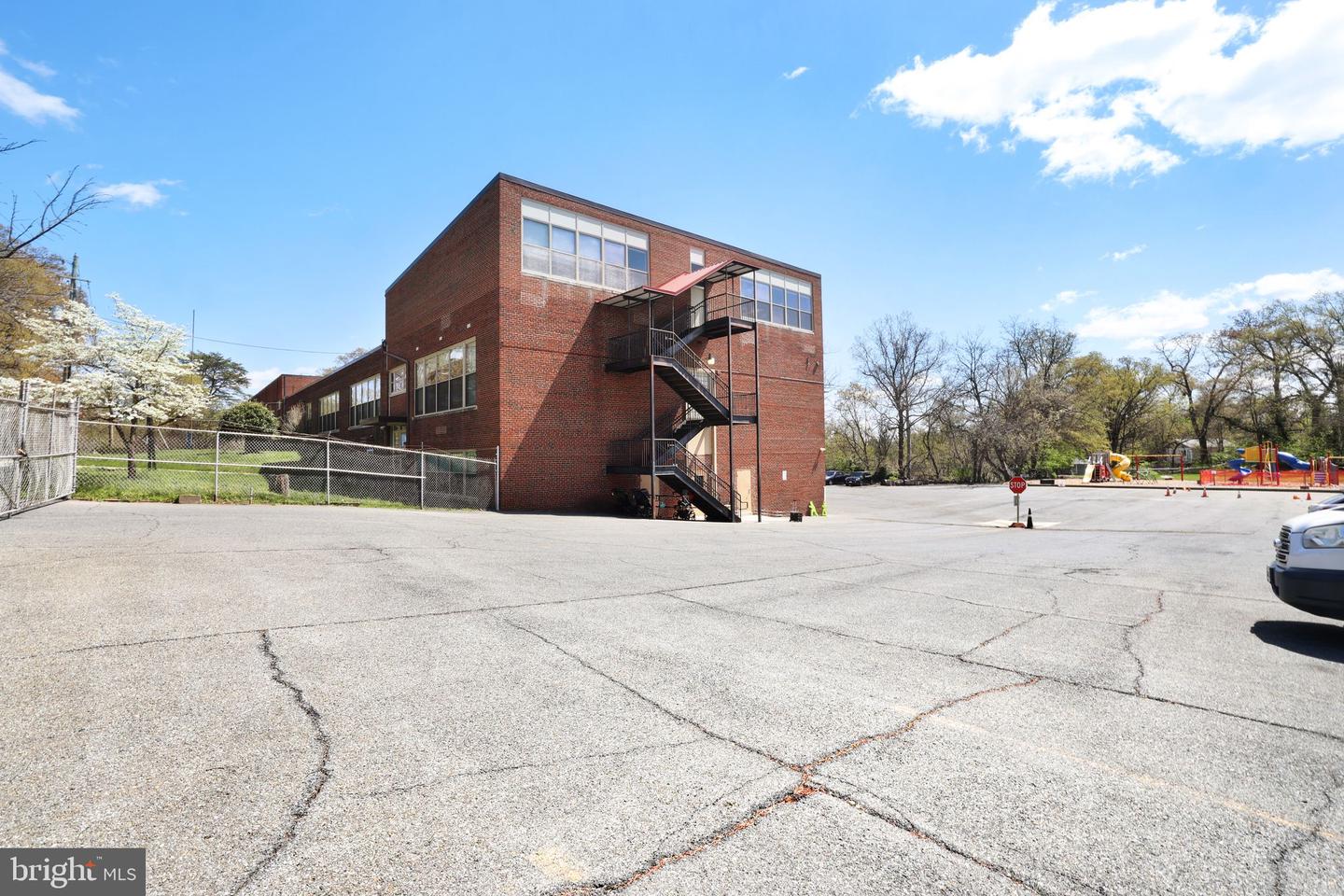117 Elm Ave