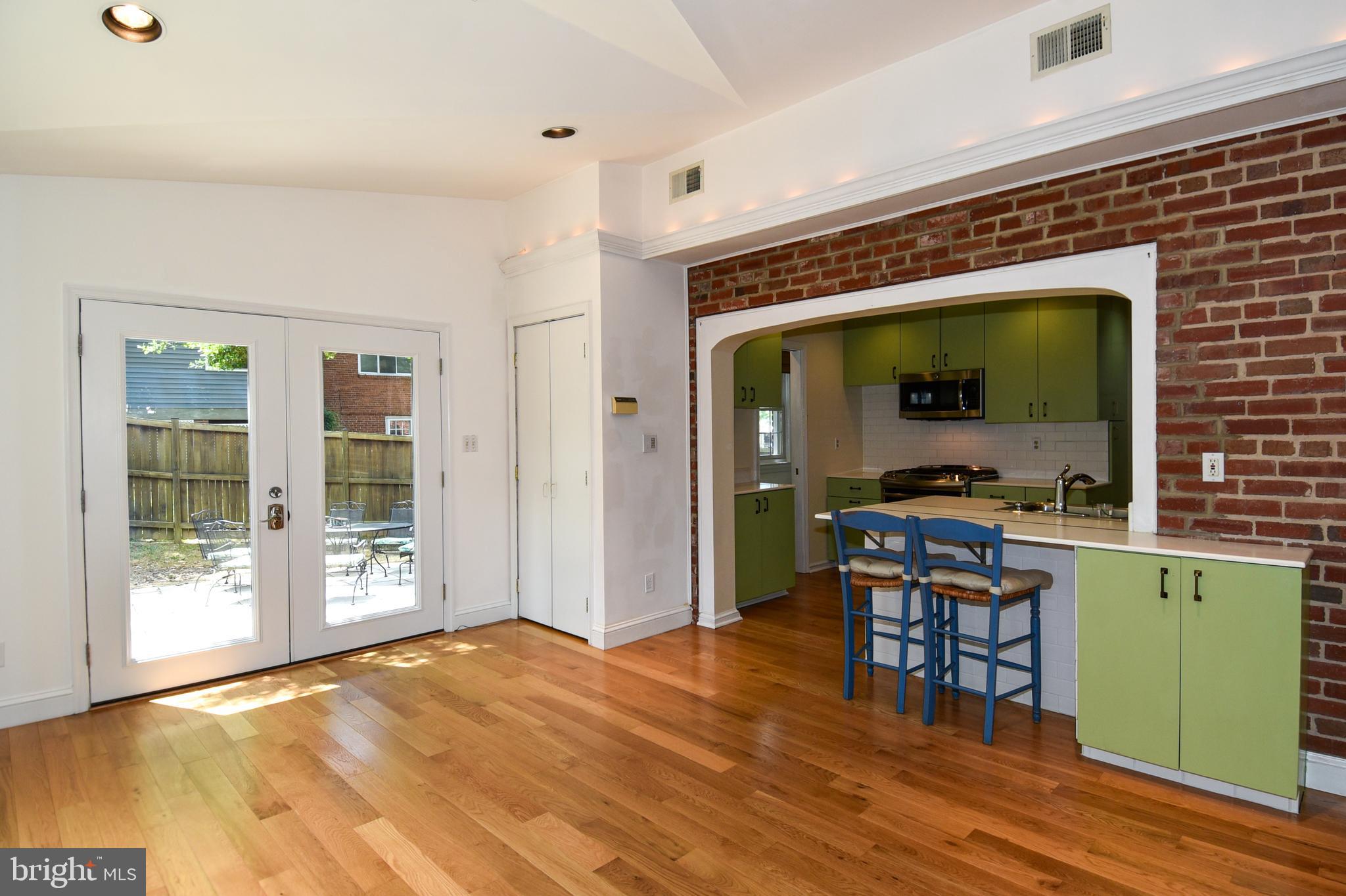 8205 MEADOWBROOK LANE