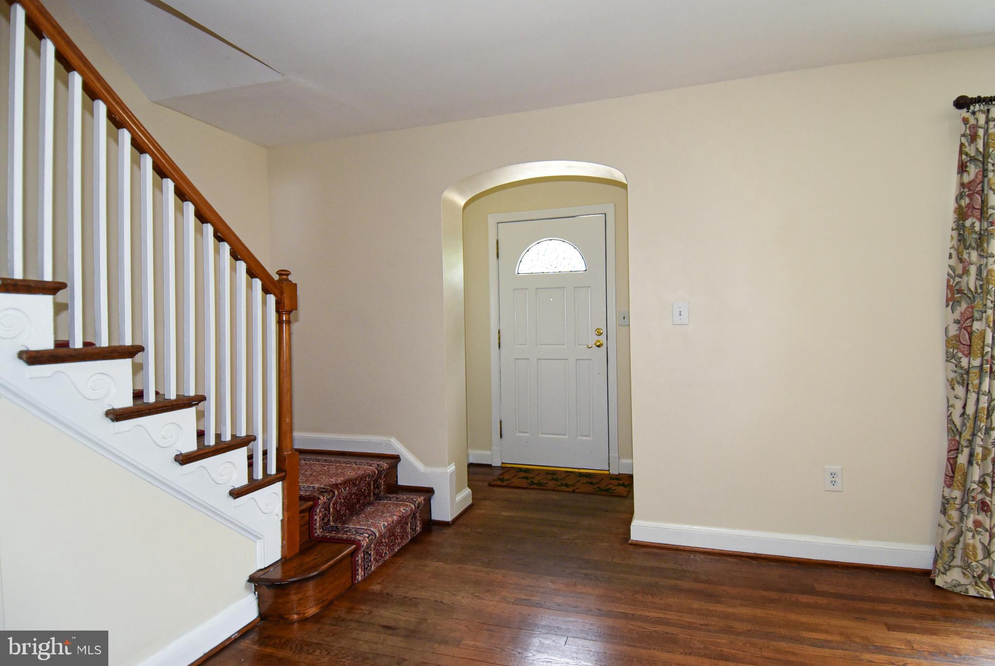 8205 MEADOWBROOK LANE