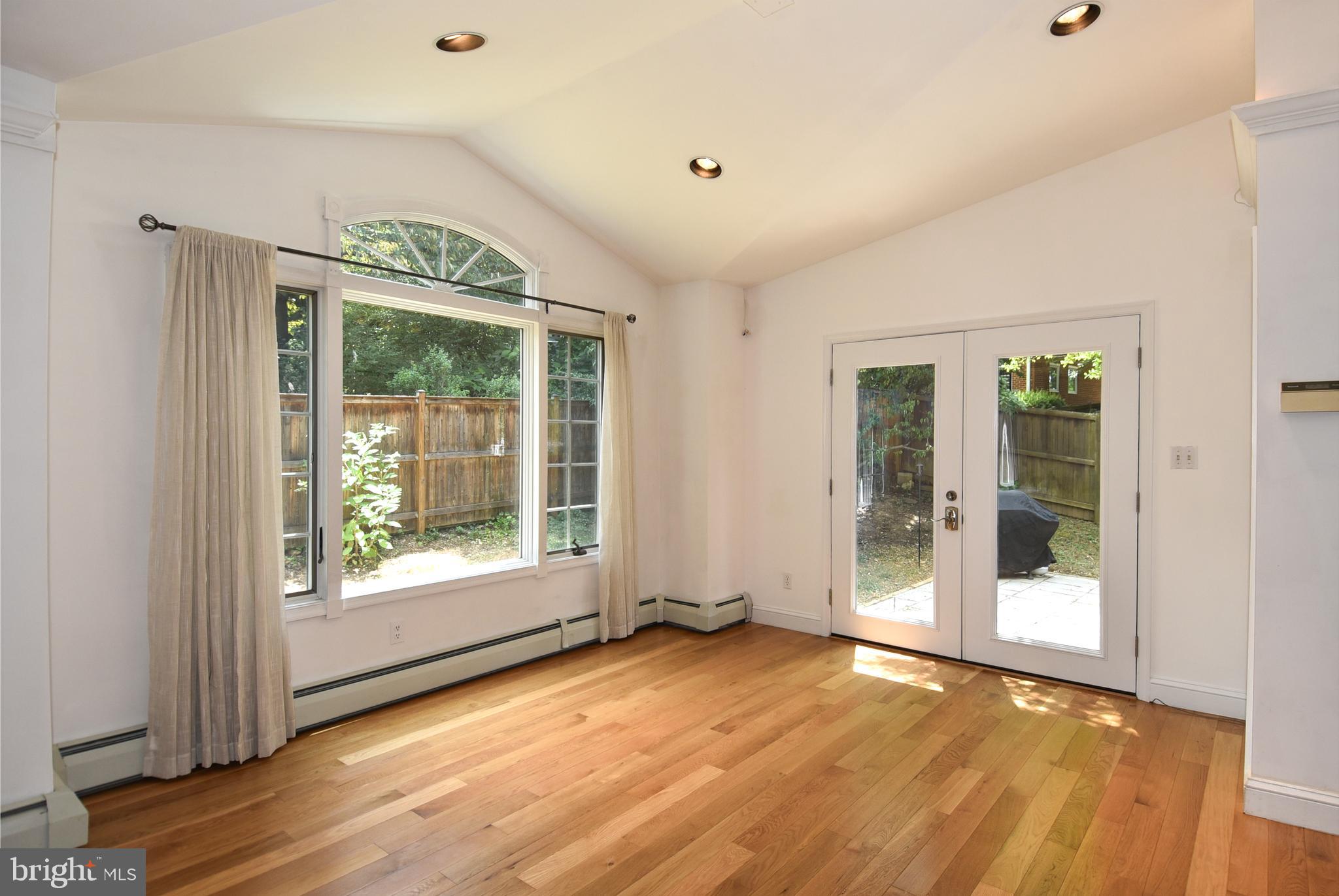 8205 MEADOWBROOK LANE