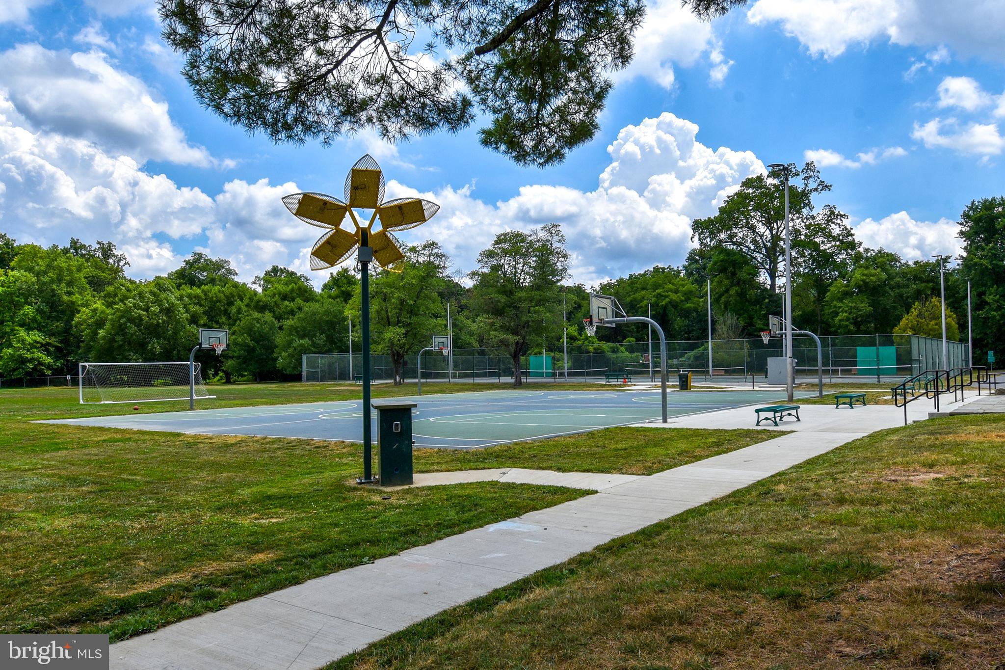 8205 MEADOWBROOK LANE