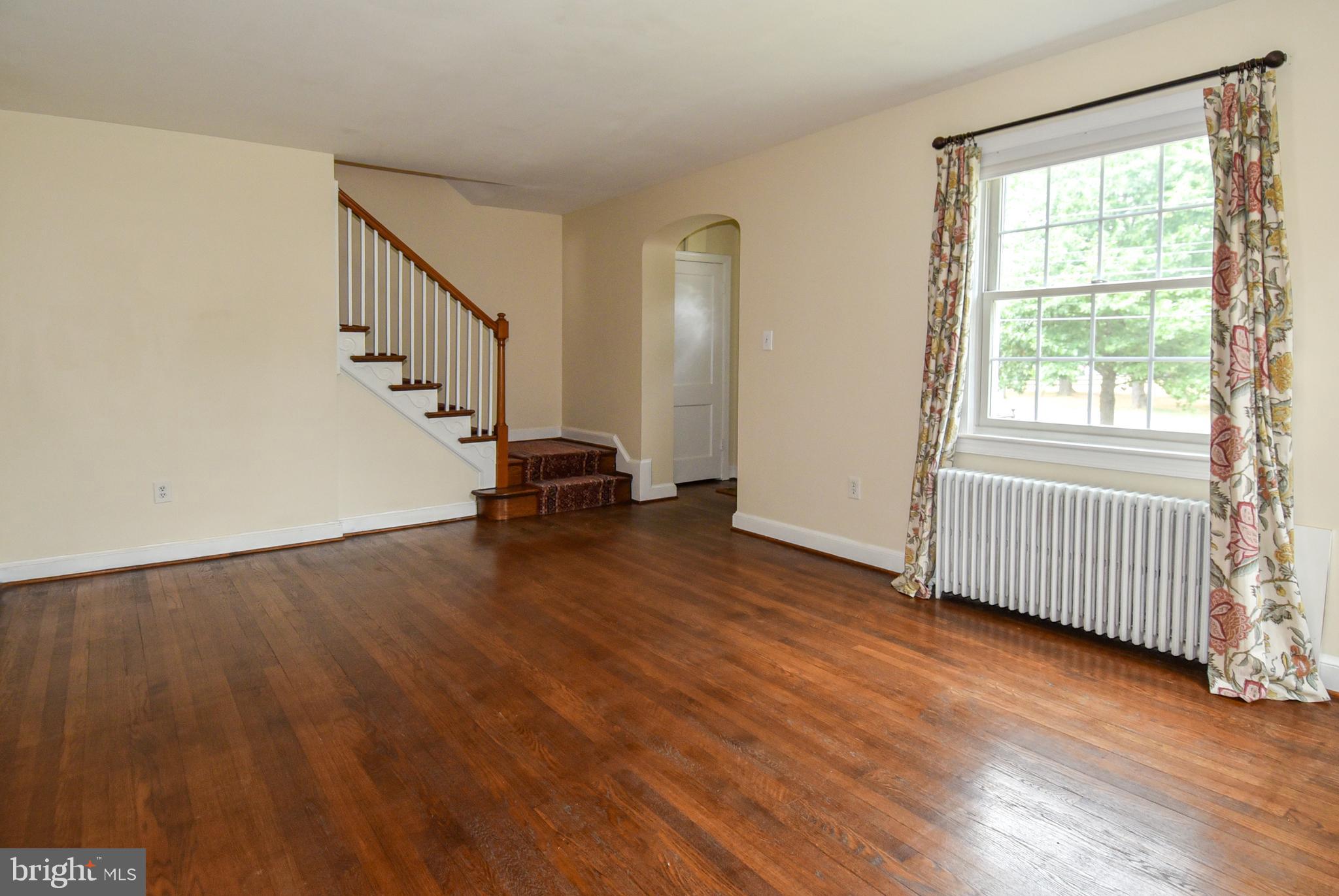 8205 MEADOWBROOK LANE