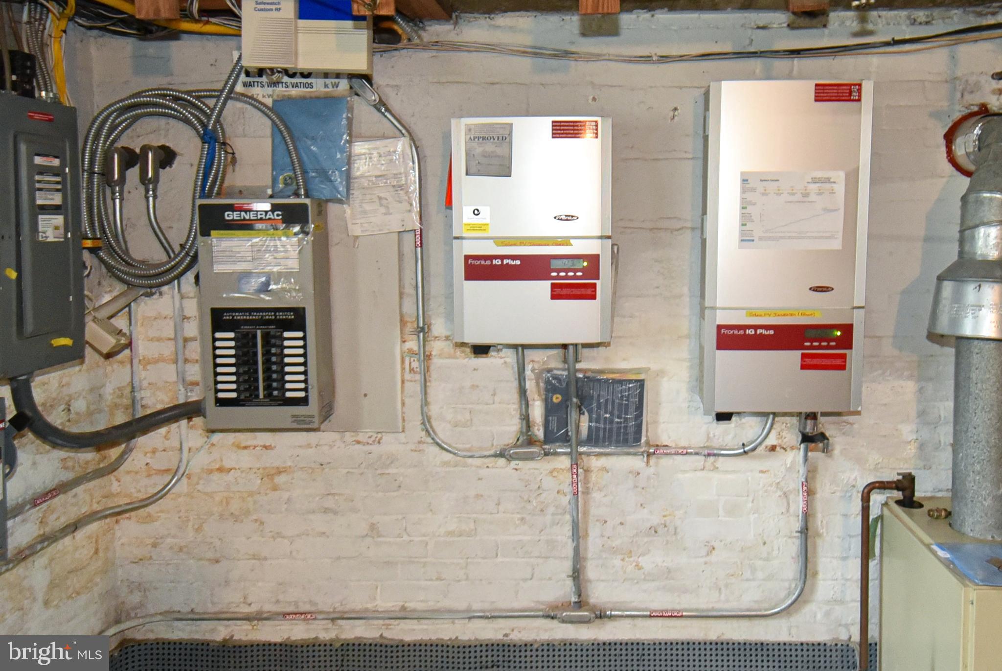 8205 MEADOWBROOK LANE