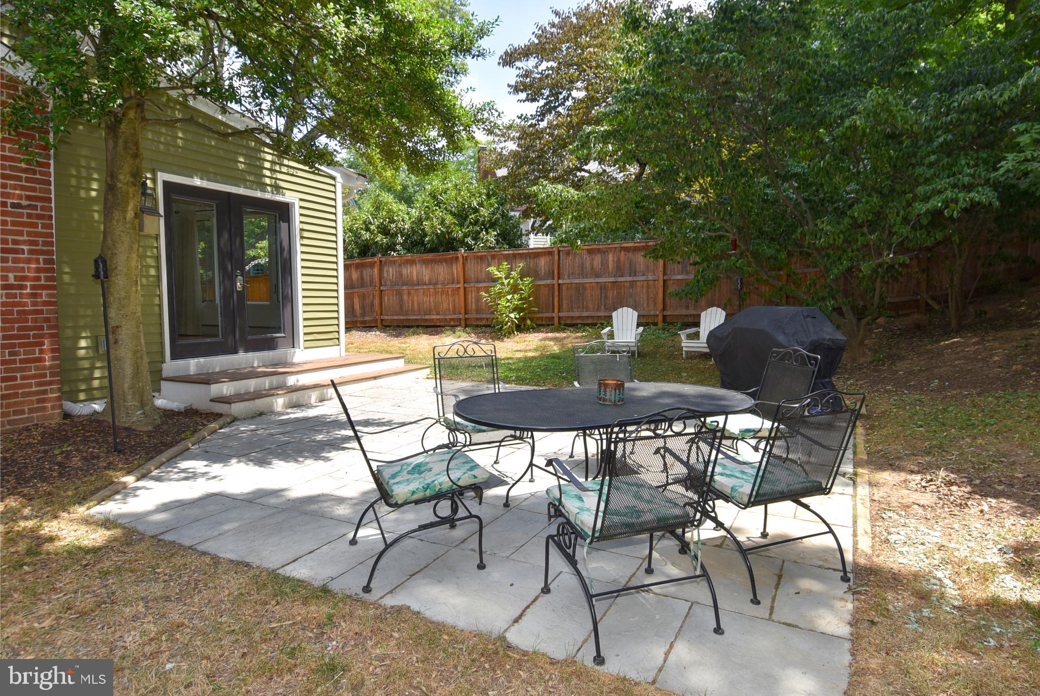 8205 MEADOWBROOK LANE