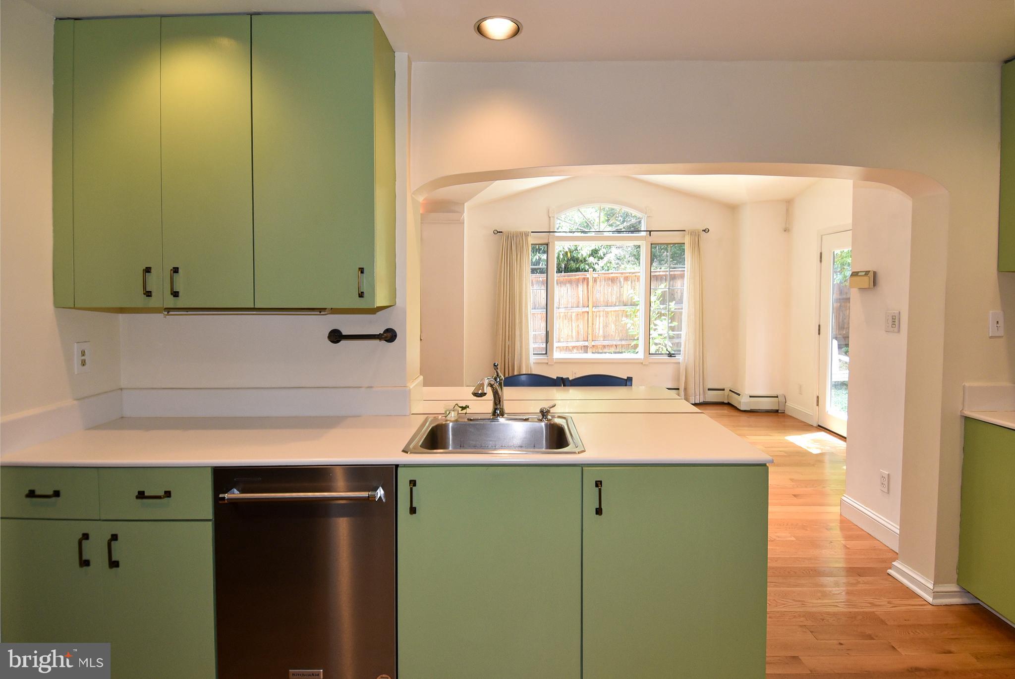 8205 MEADOWBROOK LANE