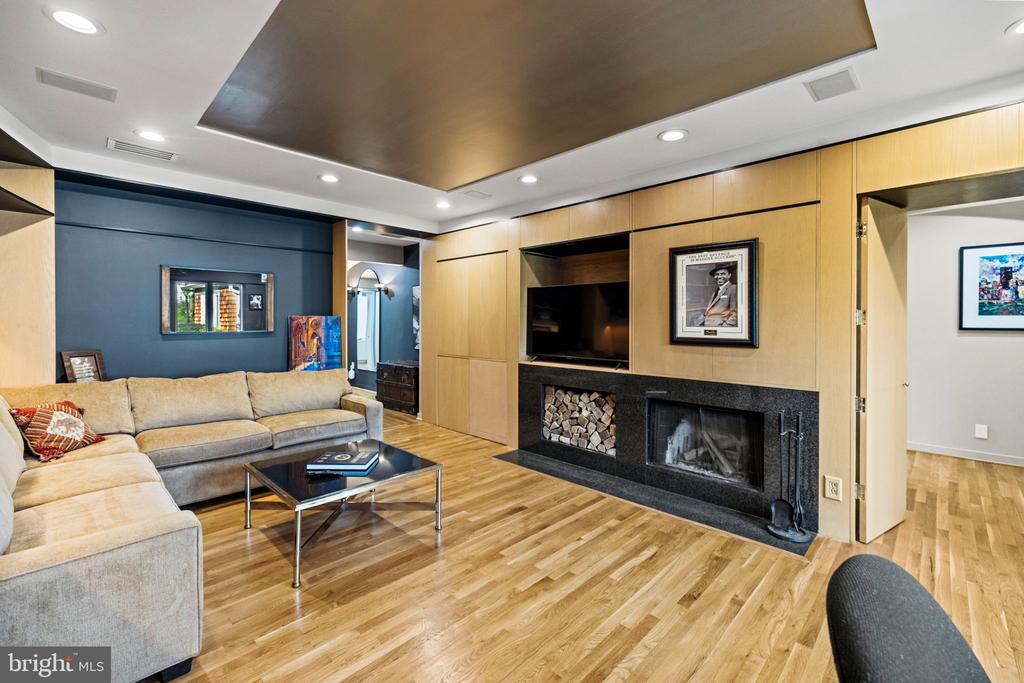 8901 POTOMAC STATION LANE