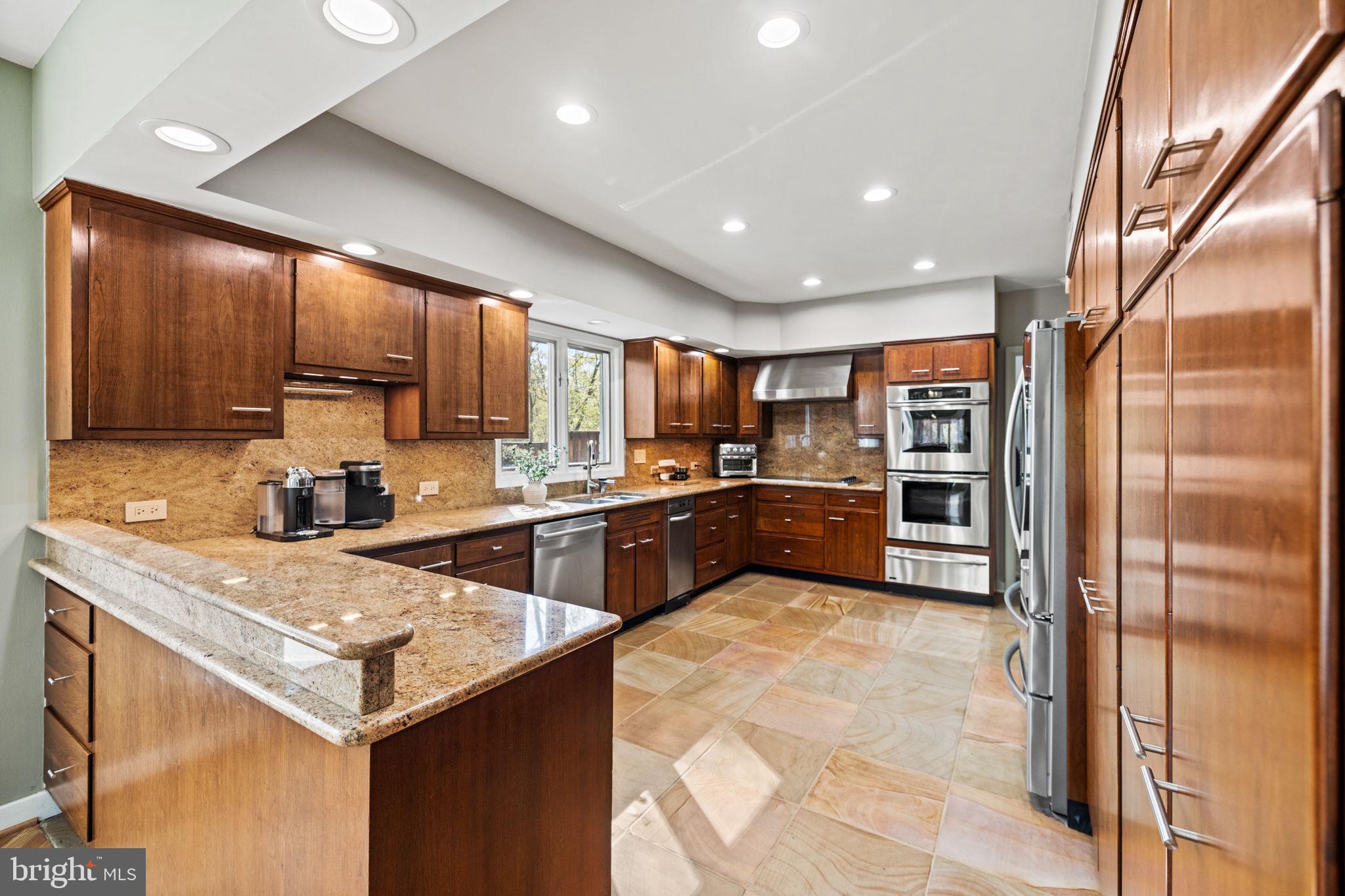 8901 POTOMAC STATION LANE