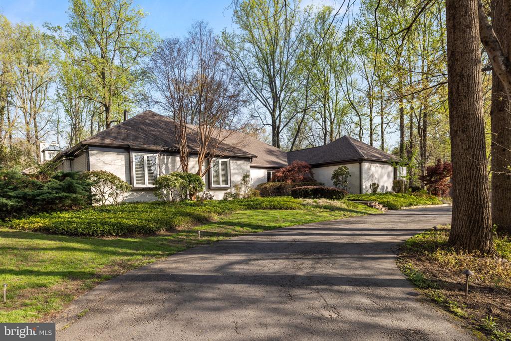 8901 POTOMAC STATION LANE