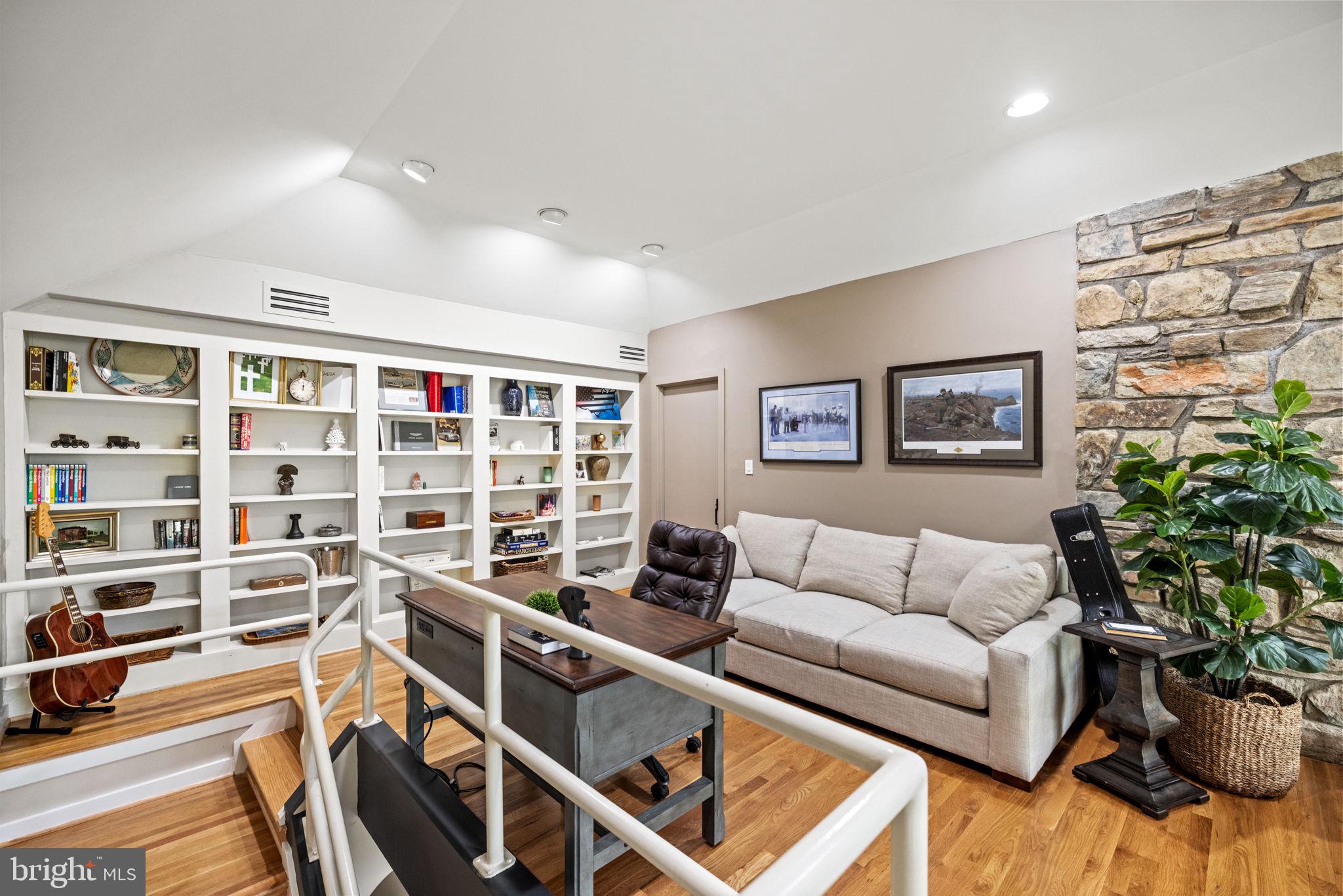 8901 POTOMAC STATION LANE