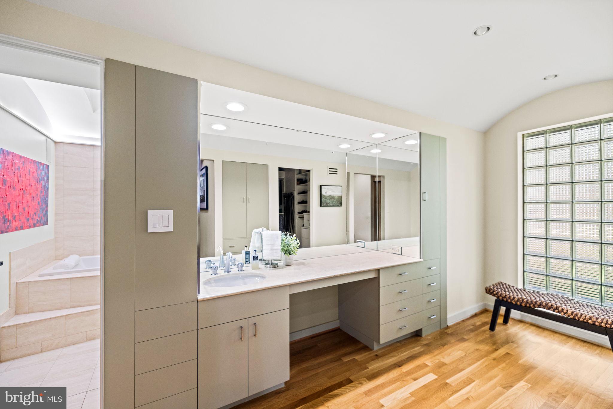 8901 POTOMAC STATION LANE