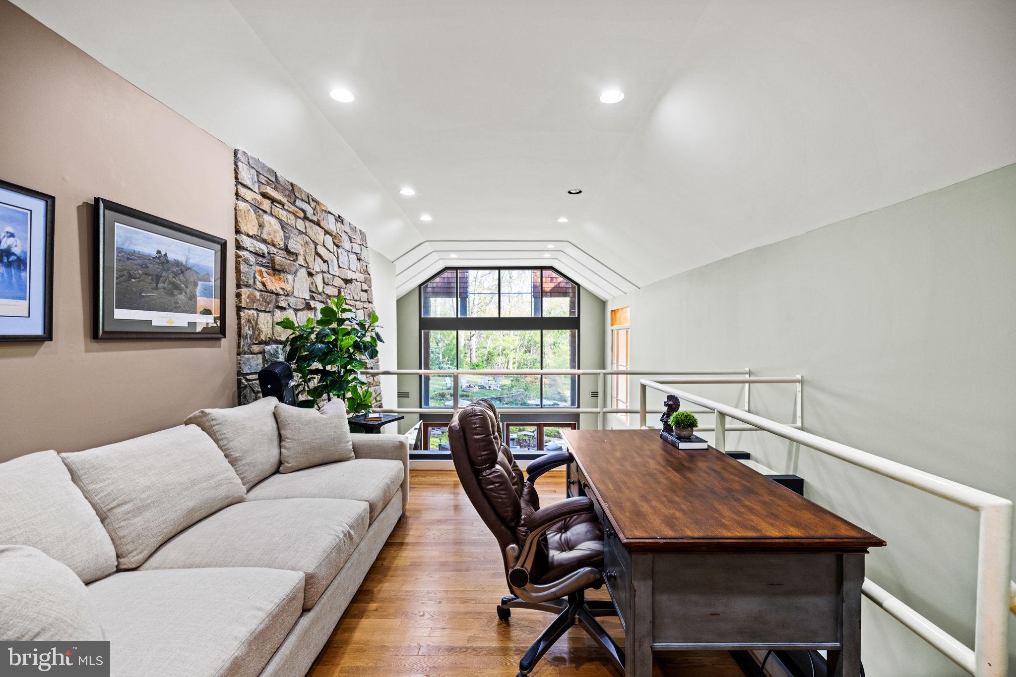 8901 POTOMAC STATION LANE
