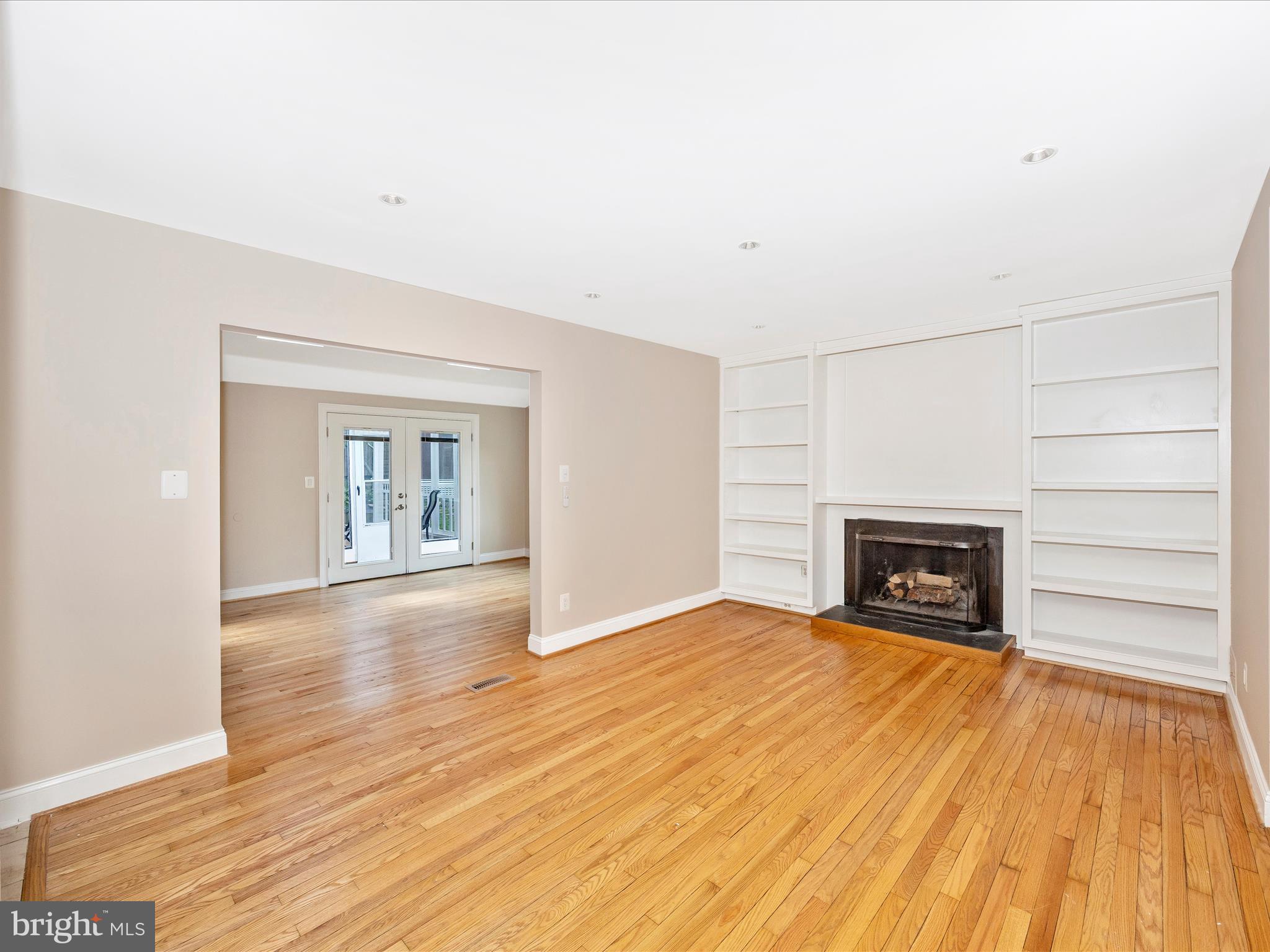 18333 DUTCHESS DRIVE