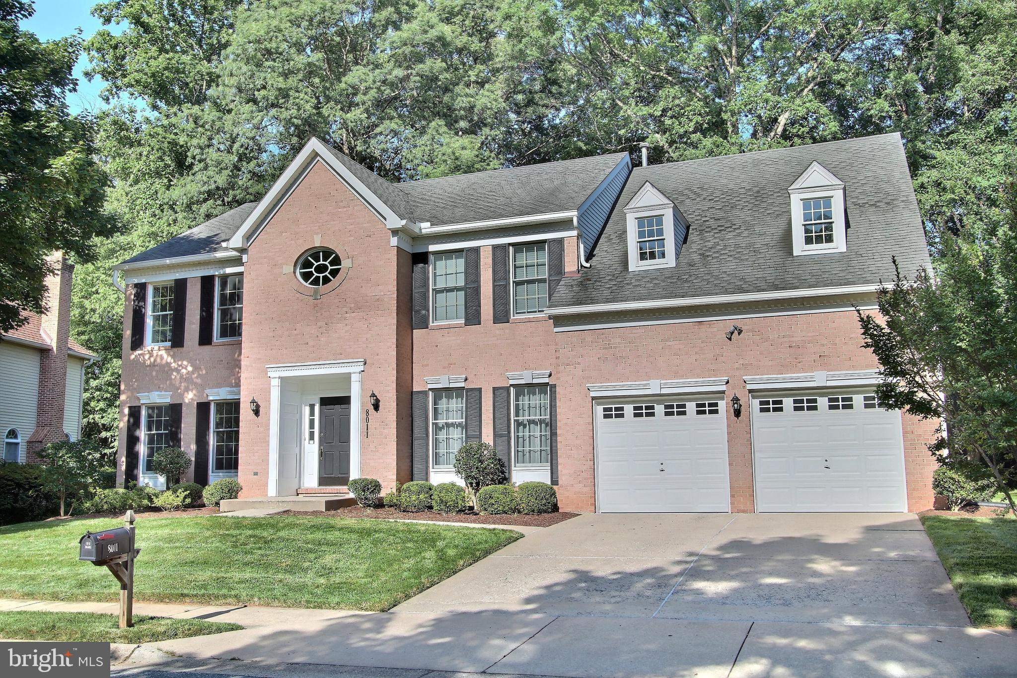 8011 Lions Crest Way