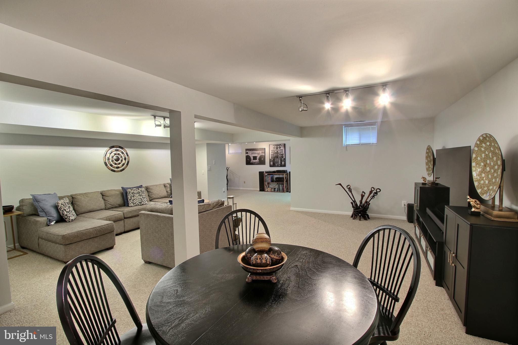 8011 Lions Crest Way