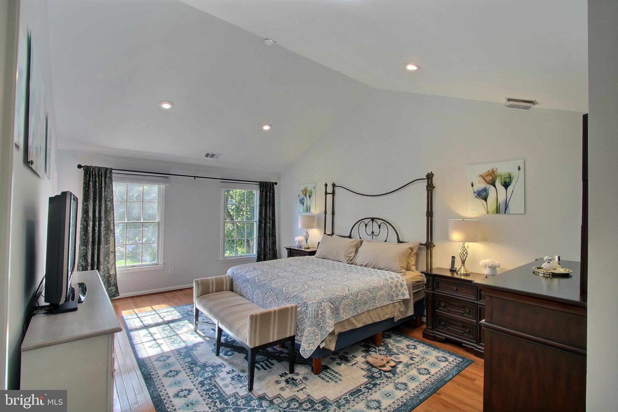 8011 Lions Crest Way