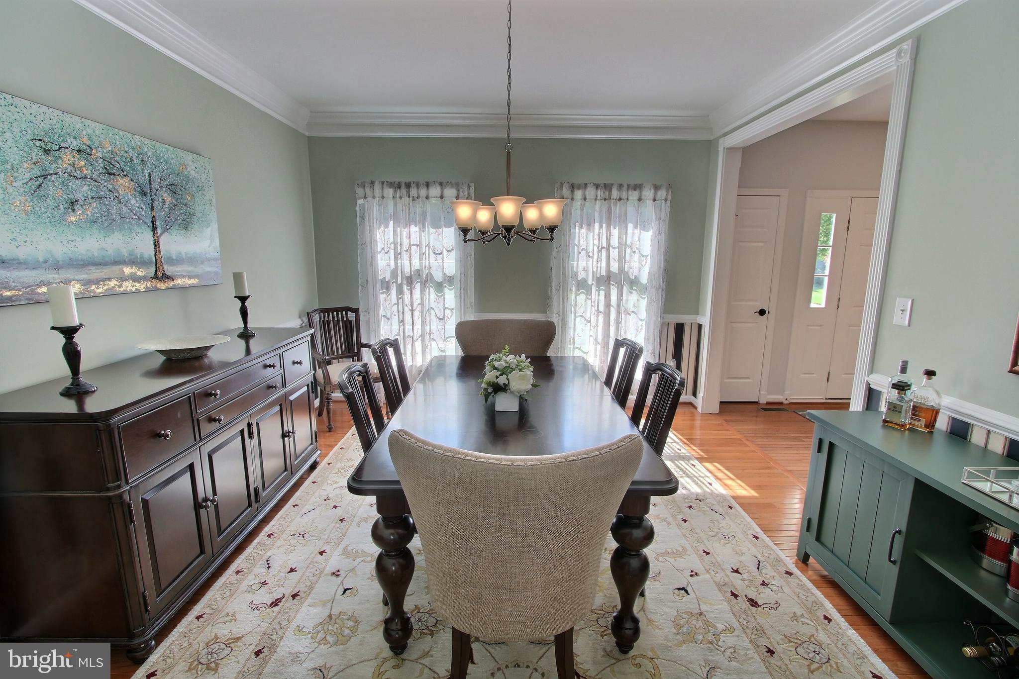 8011 Lions Crest Way