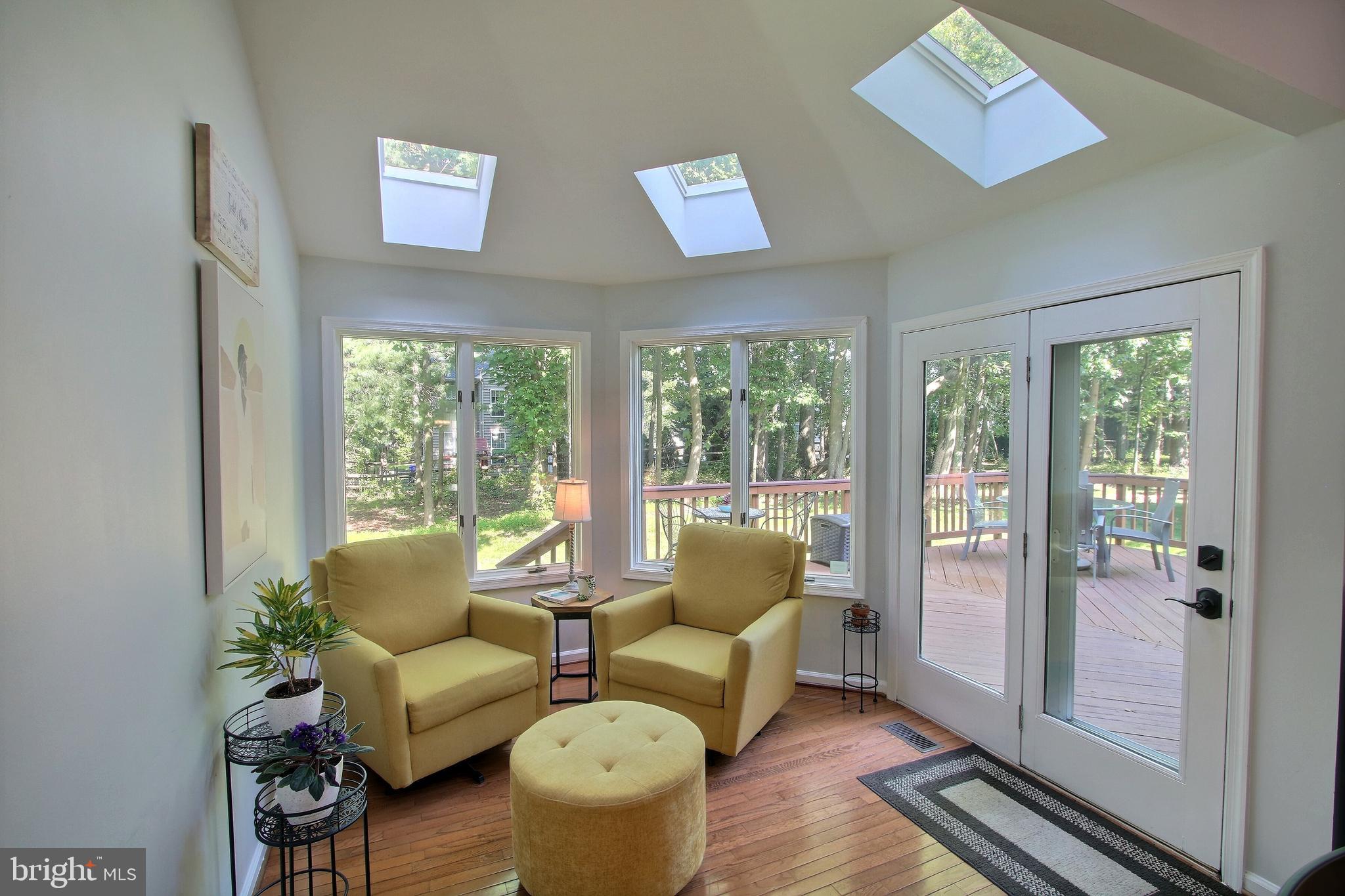 8011 Lions Crest Way