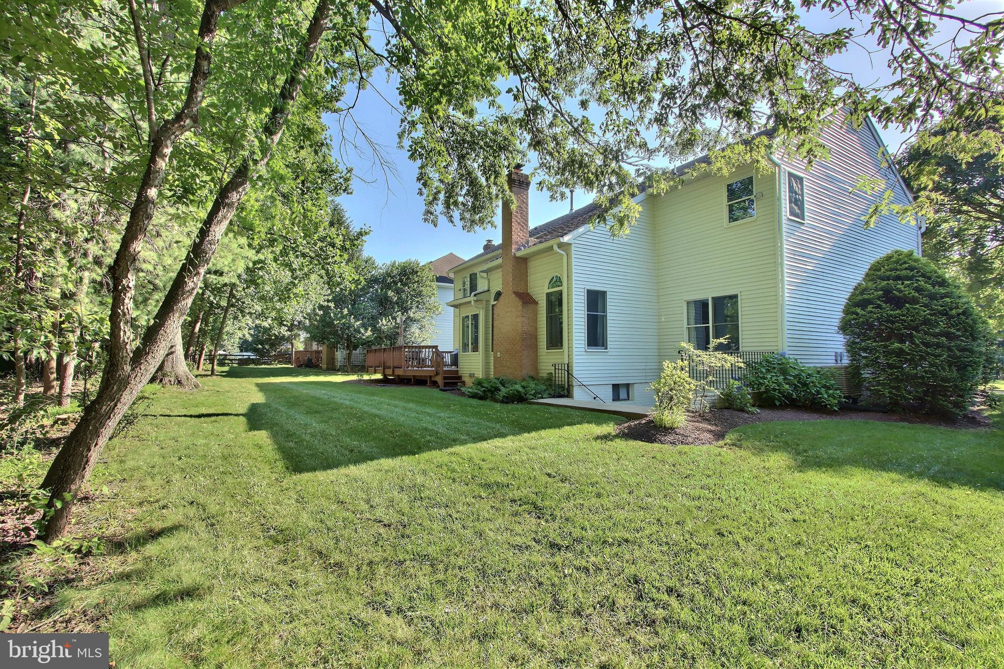 8011 Lions Crest Way