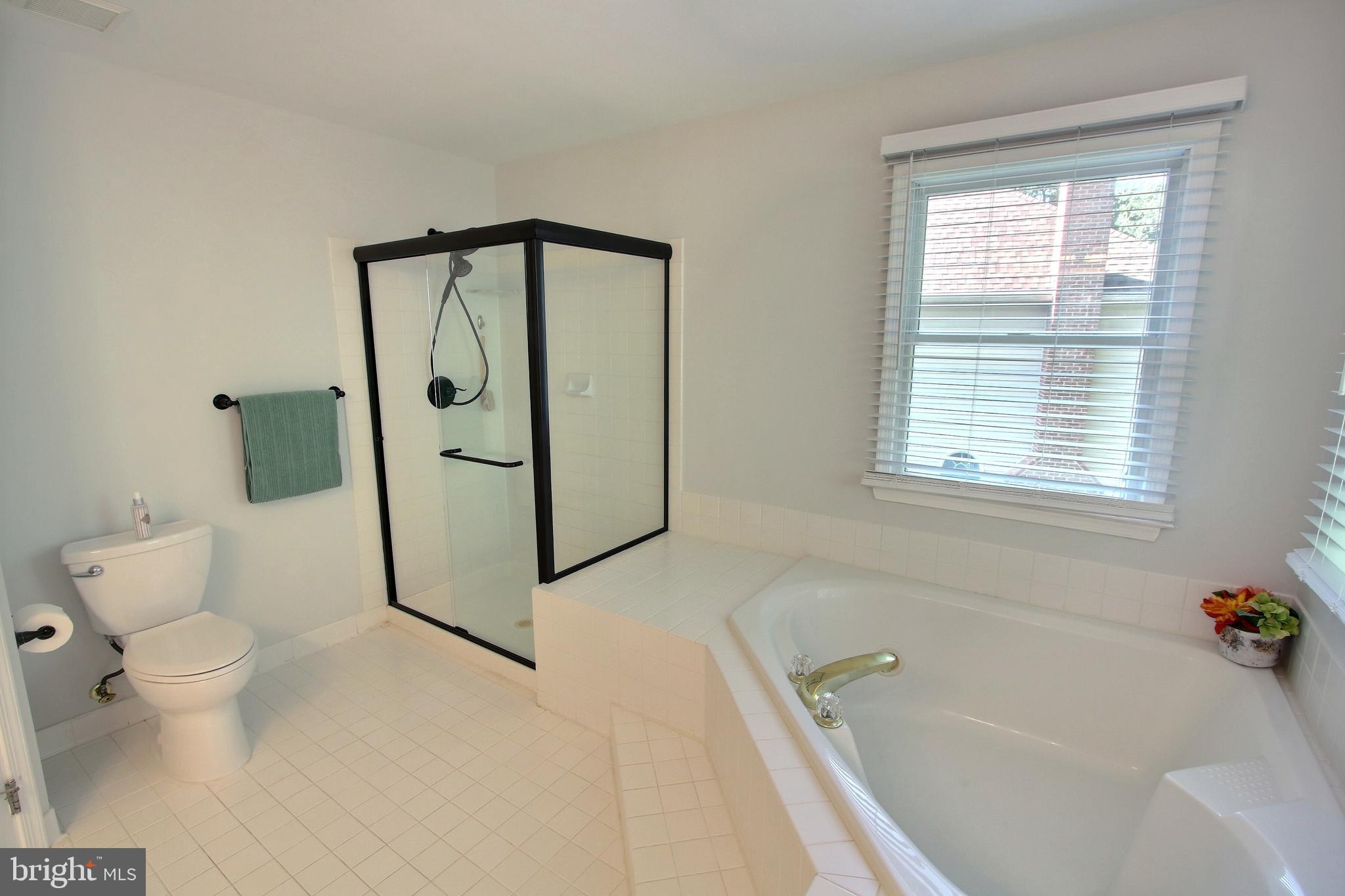 8011 Lions Crest Way