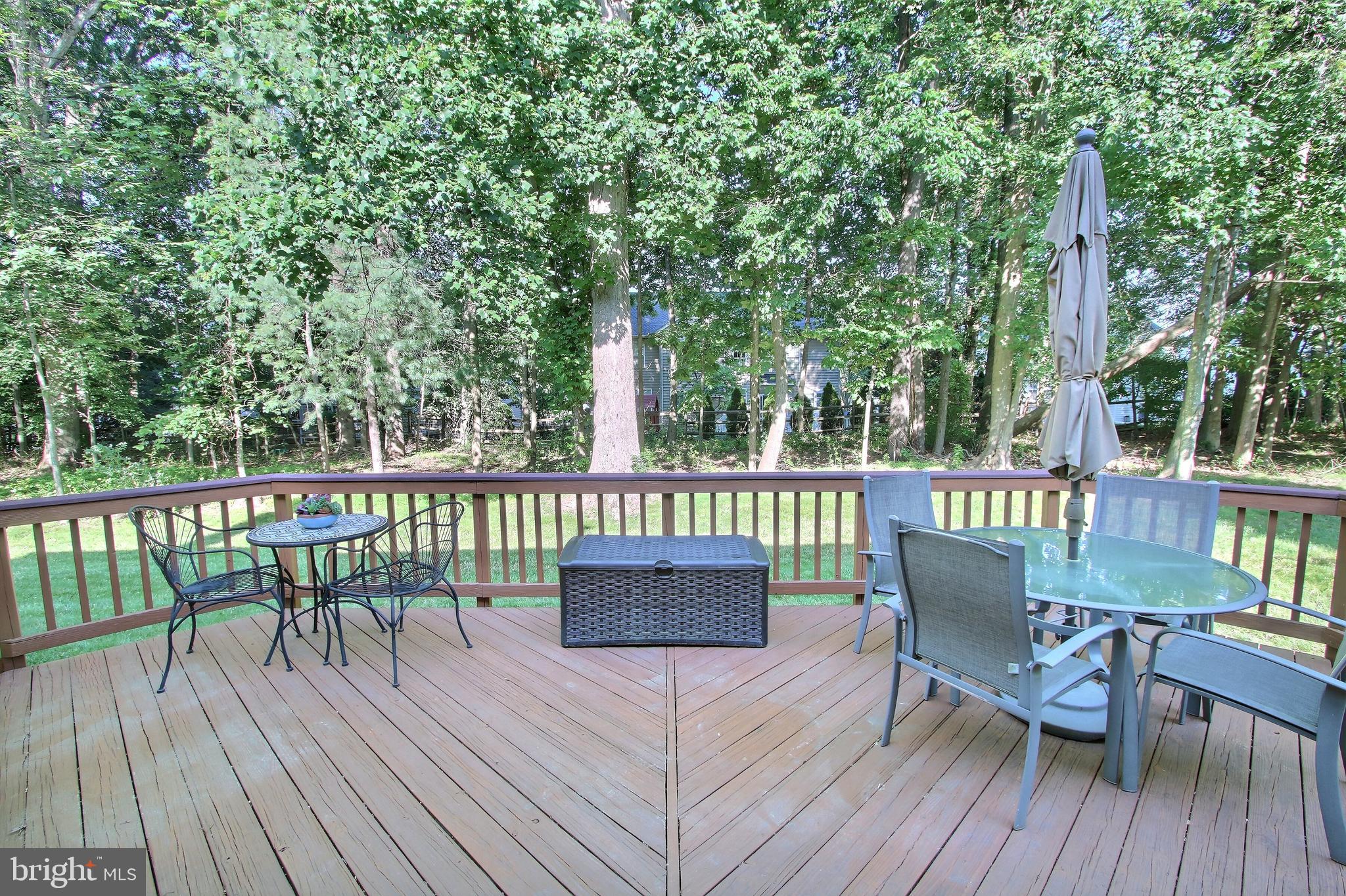 8011 Lions Crest Way