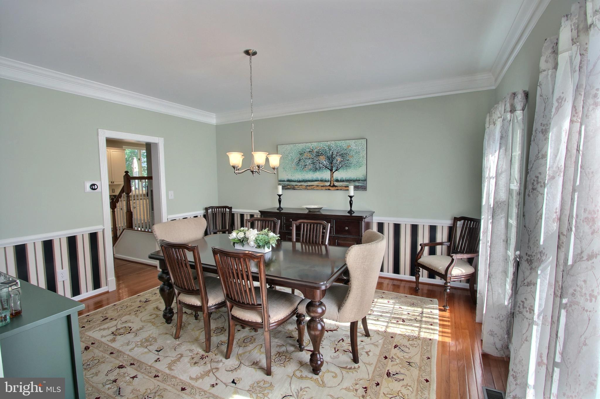 8011 Lions Crest Way