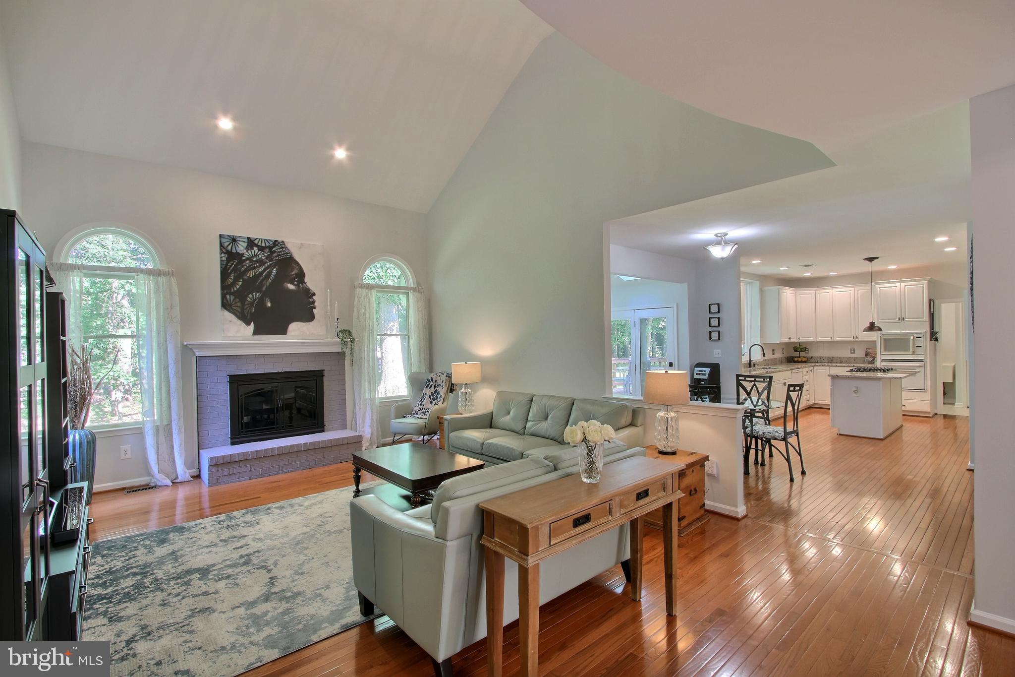 8011 Lions Crest Way