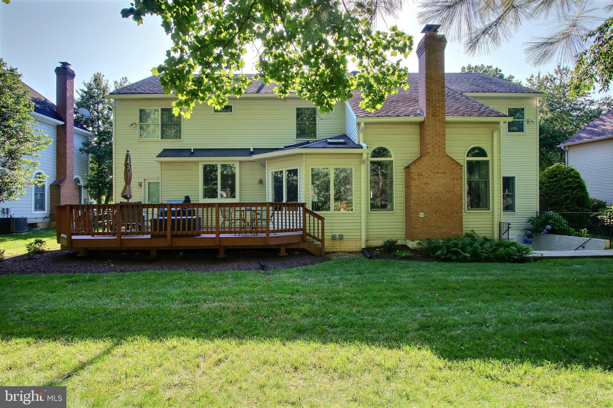 8011 Lions Crest Way