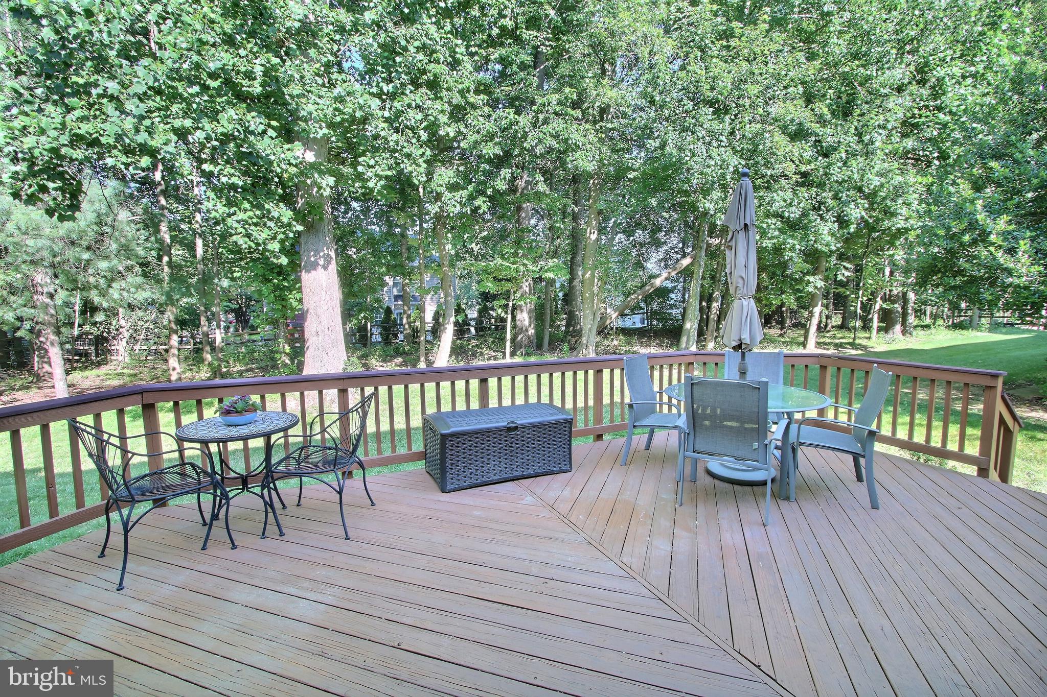 8011 Lions Crest Way