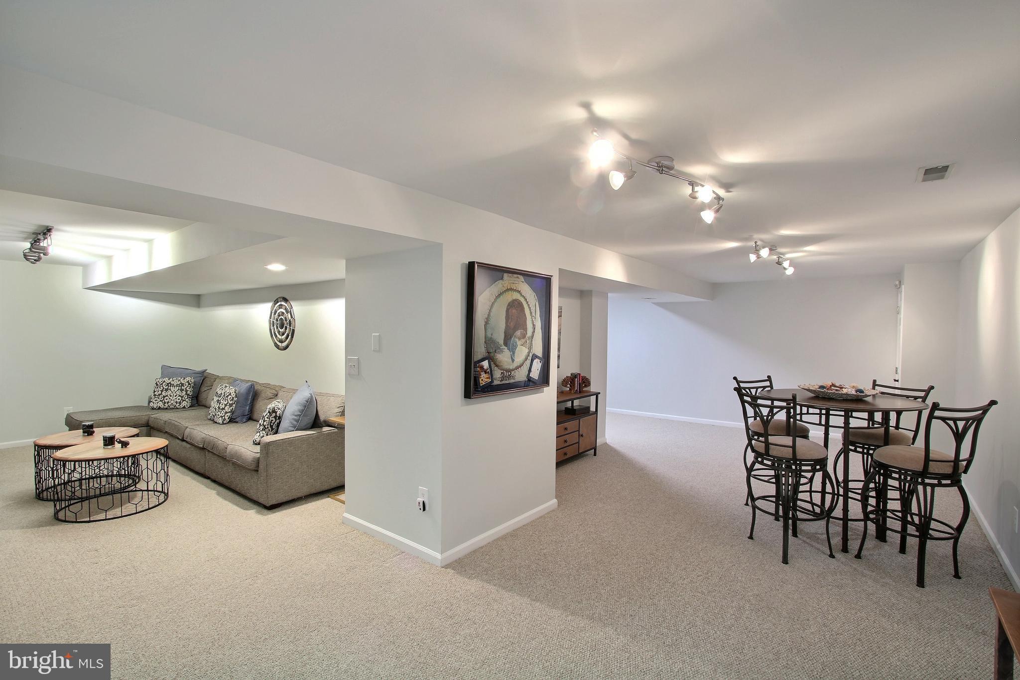 8011 Lions Crest Way