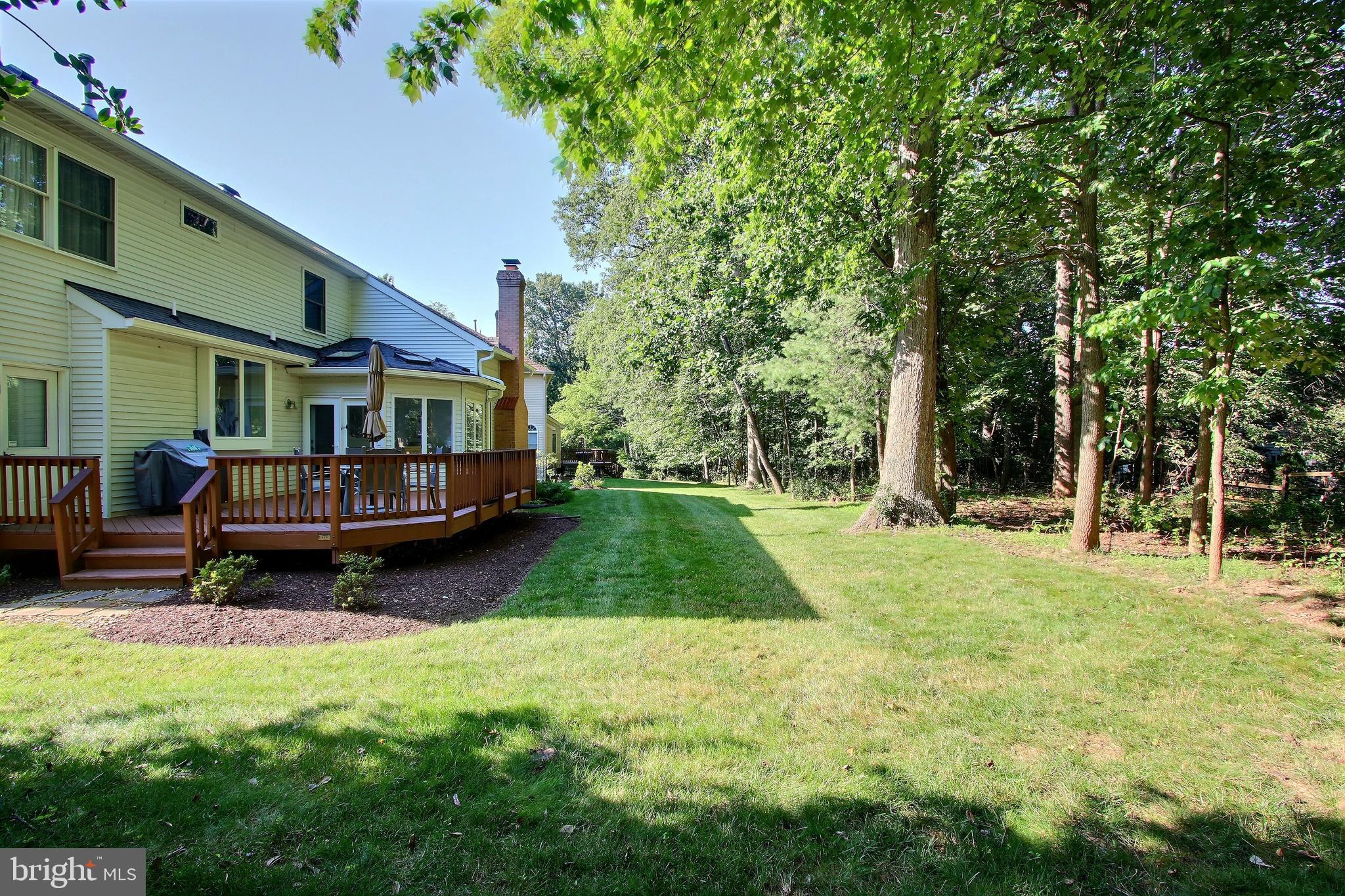 8011 Lions Crest Way