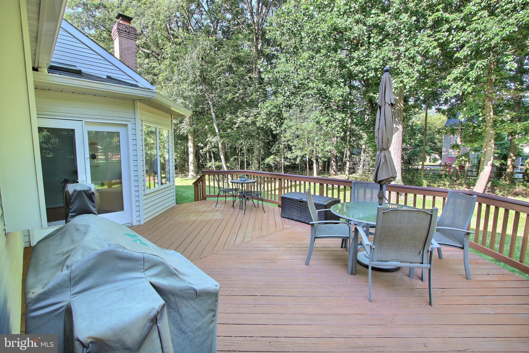 8011 Lions Crest Way