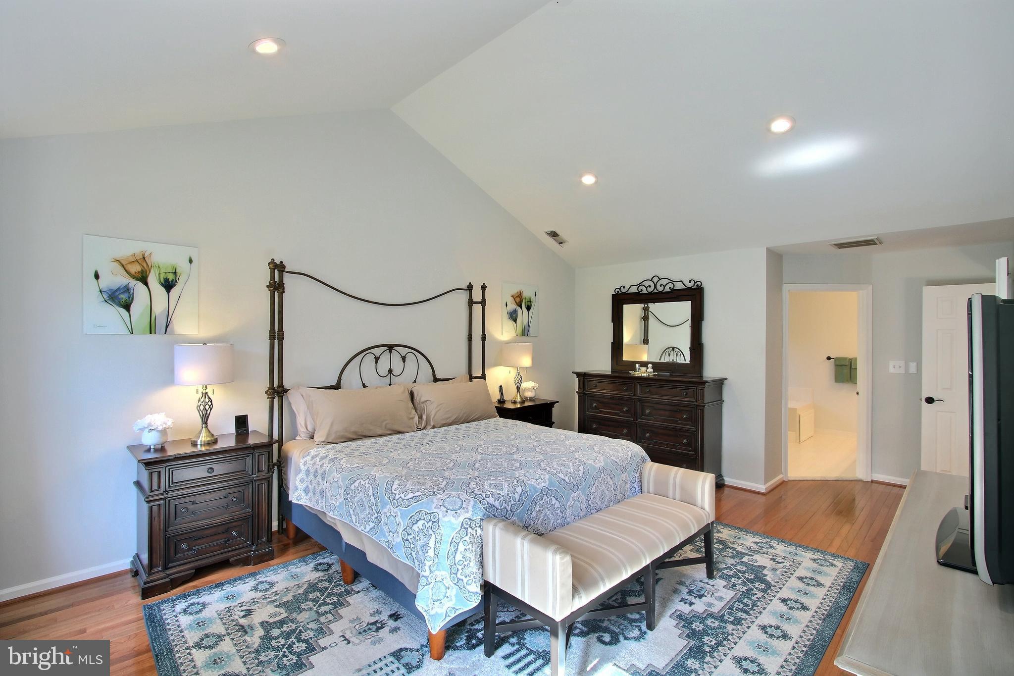 8011 Lions Crest Way