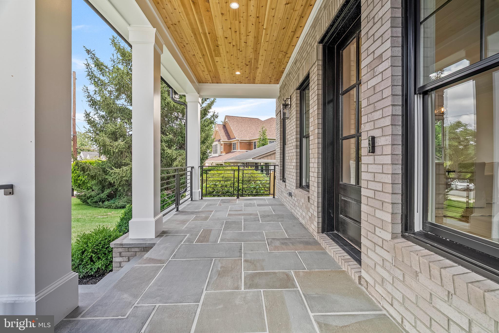 5818 IPSWICH ROAD