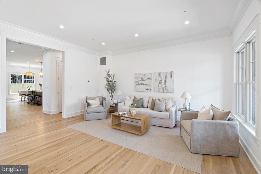 5818 IPSWICH ROAD