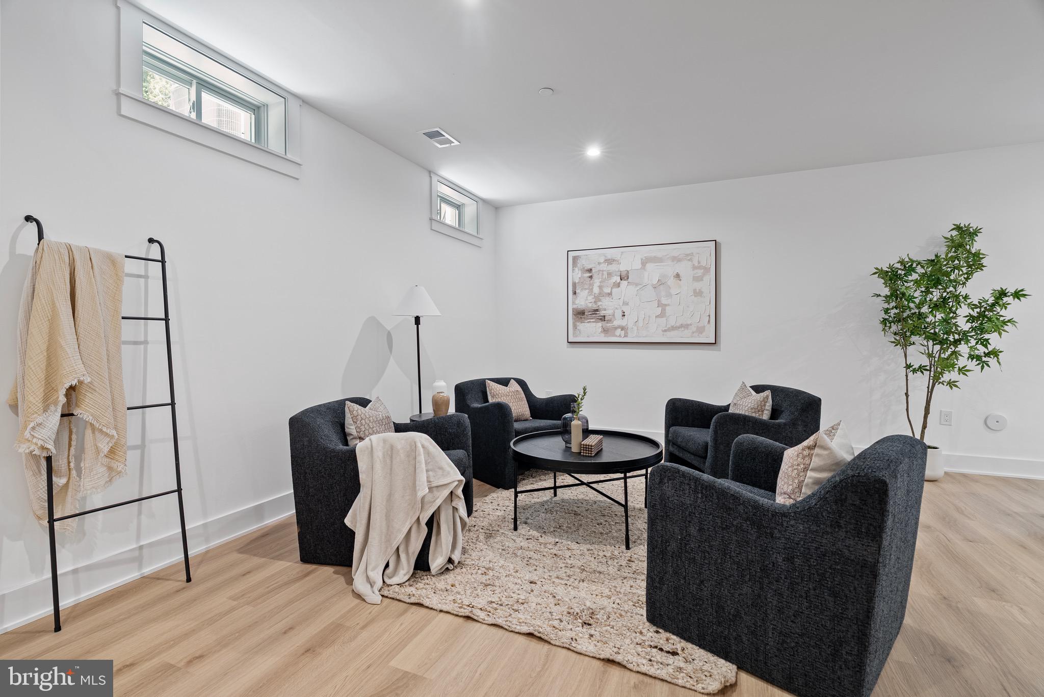 5818 IPSWICH ROAD