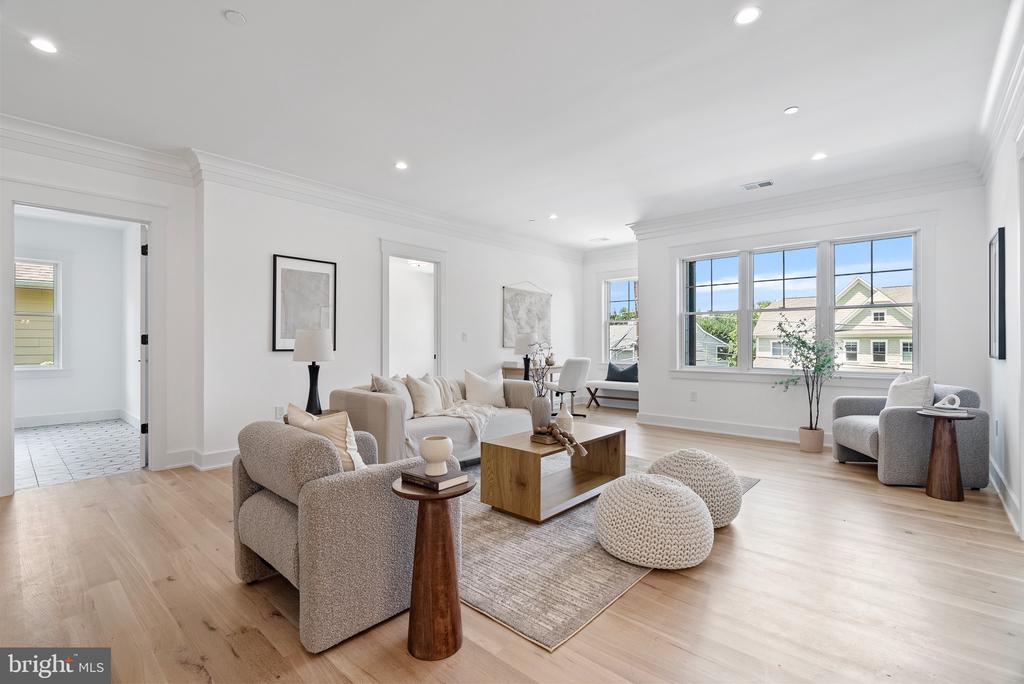 5818 IPSWICH ROAD