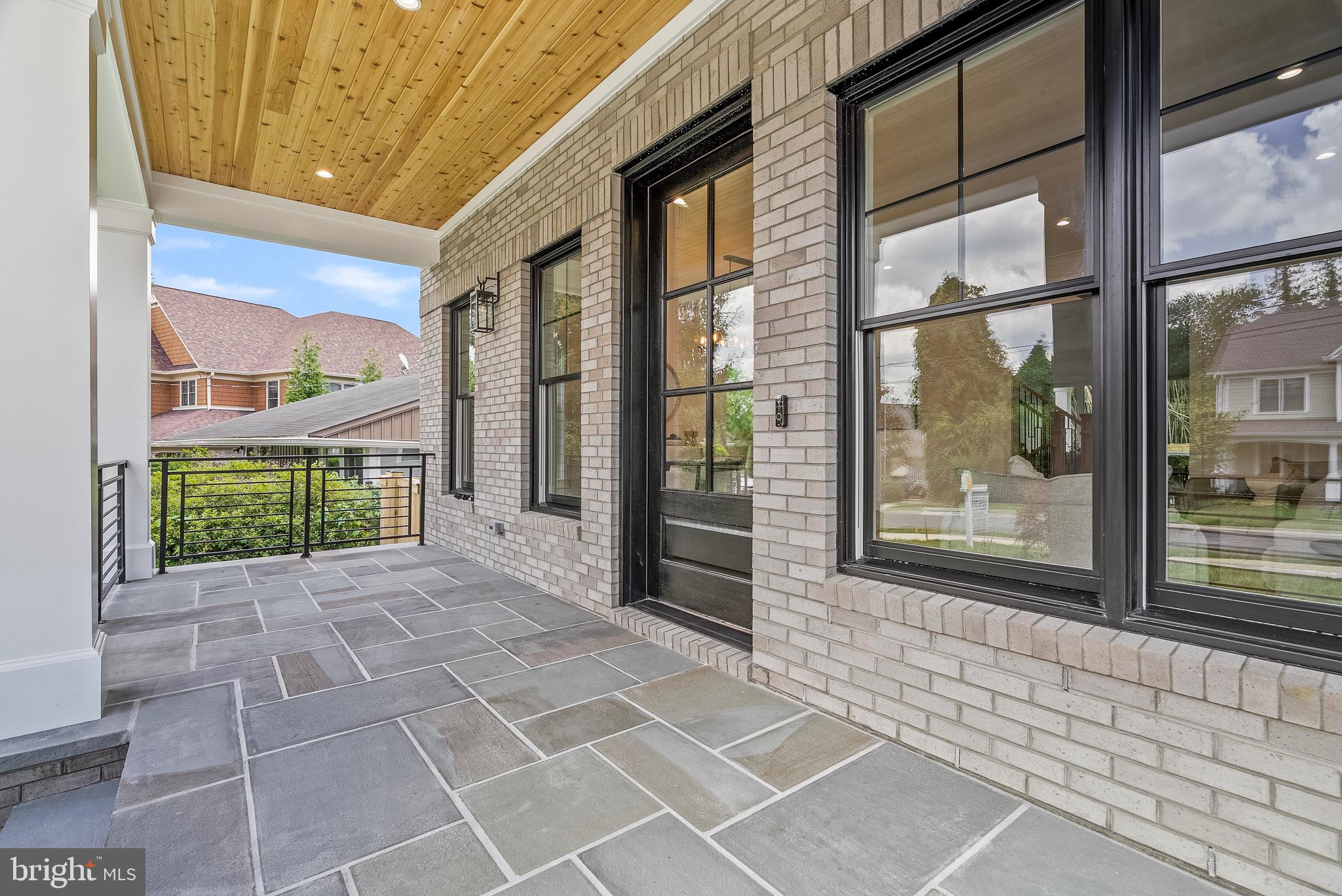 5818 IPSWICH ROAD