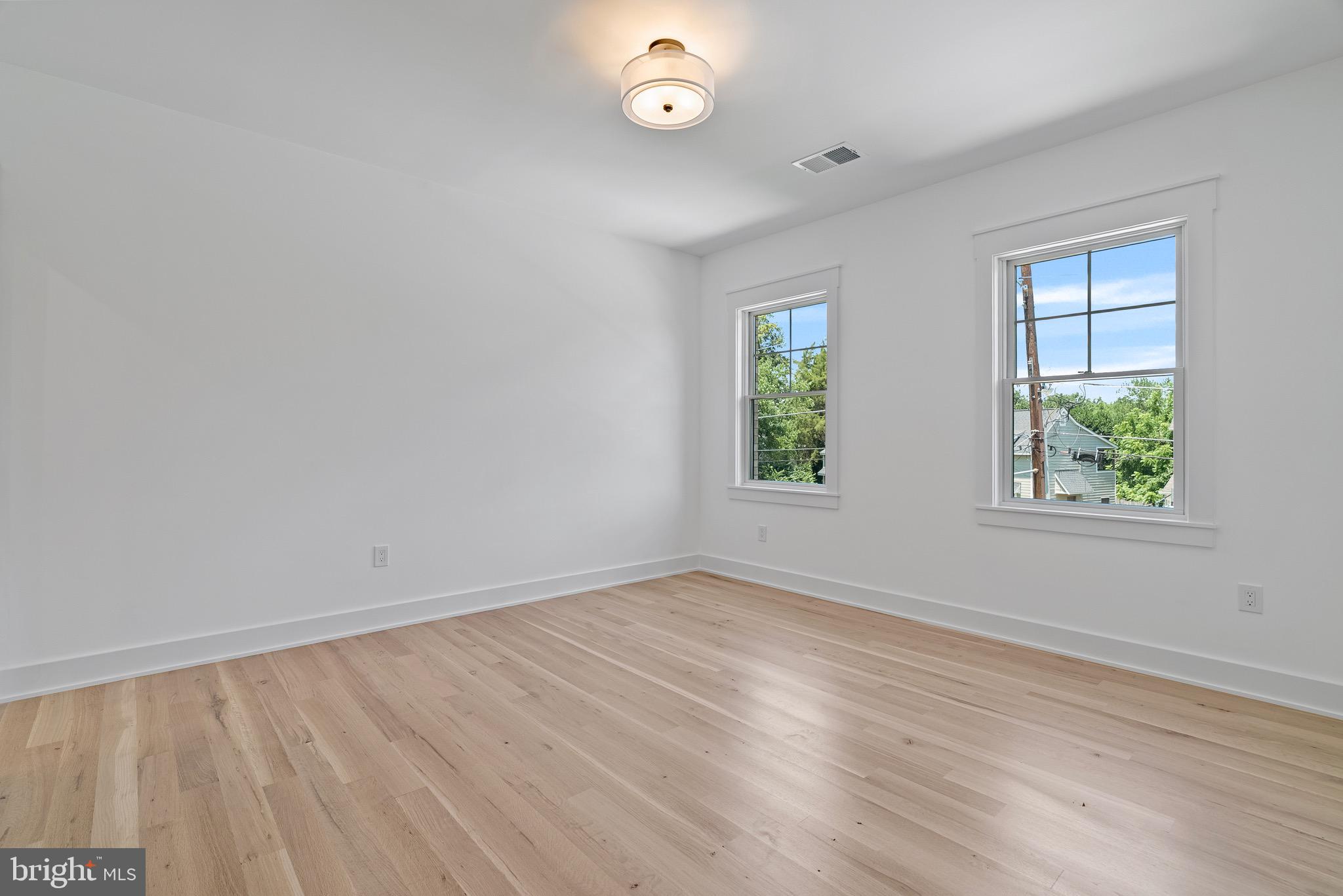 5818 IPSWICH ROAD