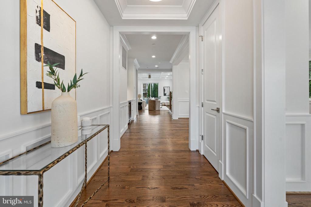 9211 VILLA DRIVE