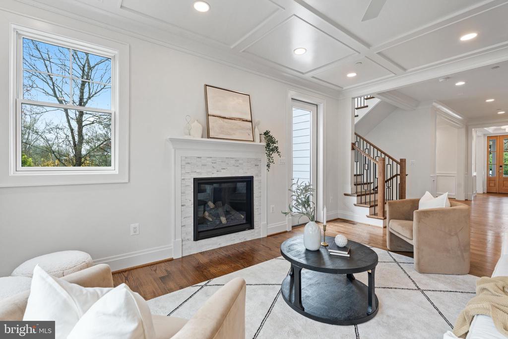 9211 VILLA DRIVE