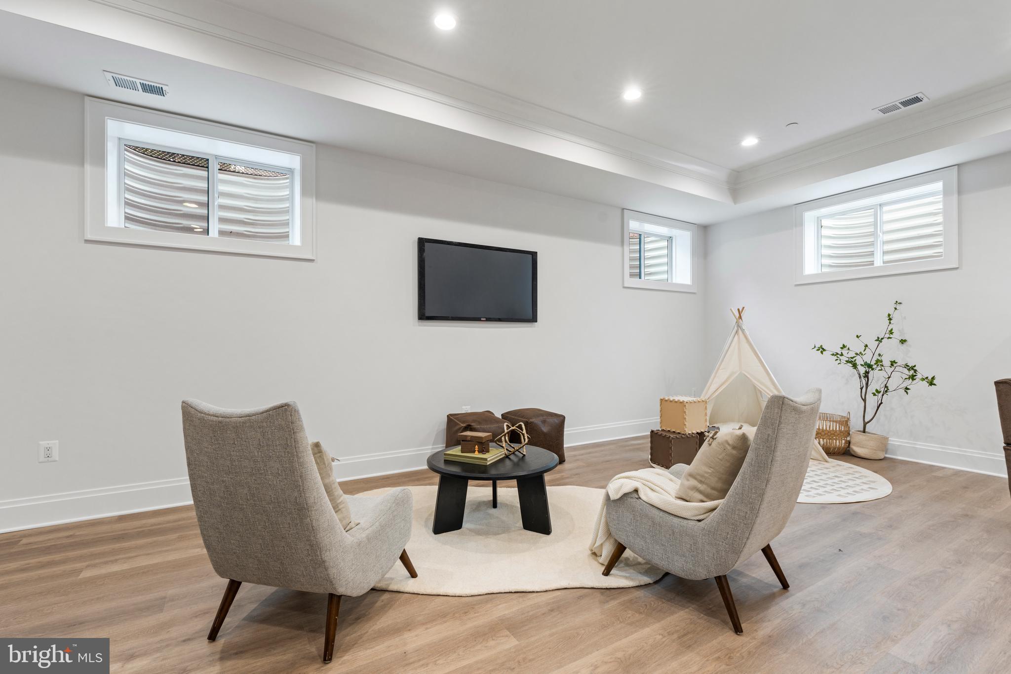 9211 VILLA DRIVE