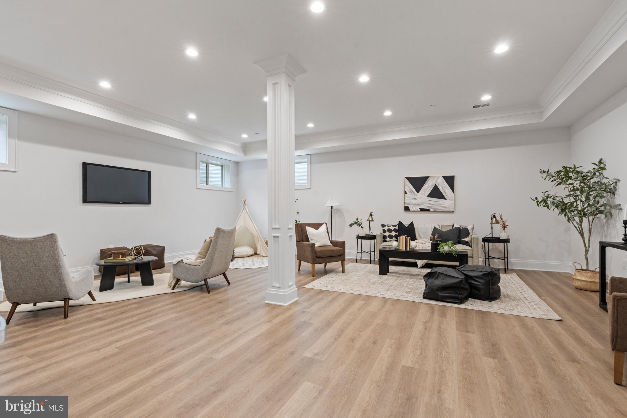9211 VILLA DRIVE