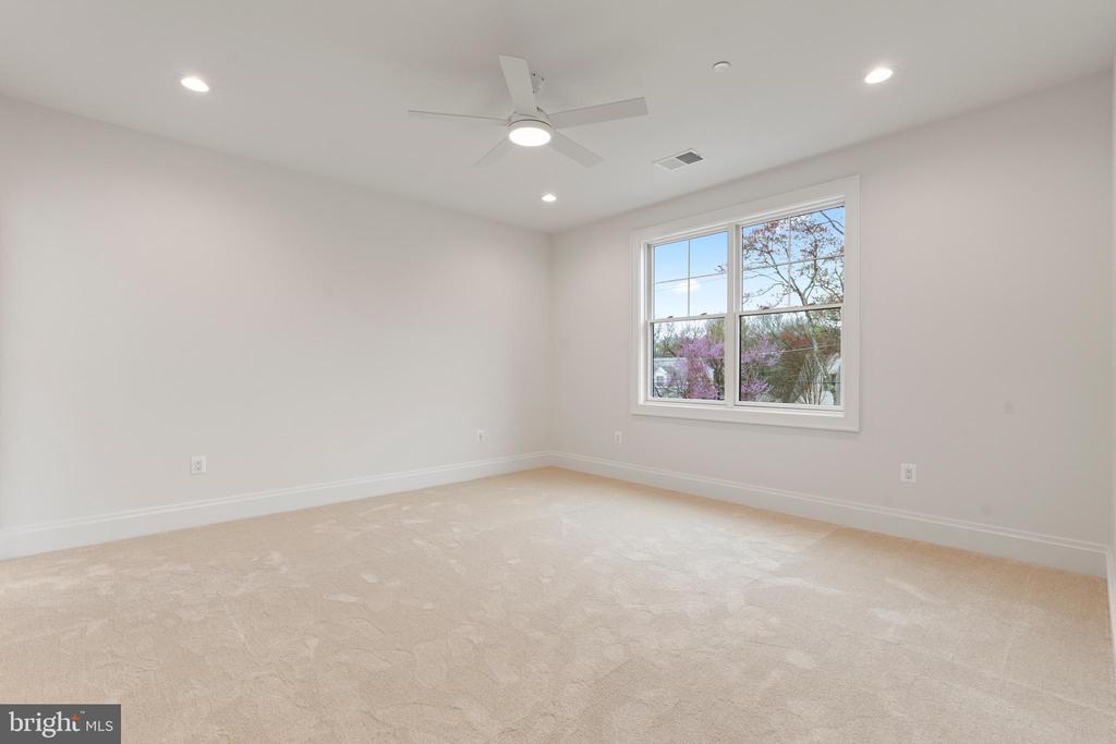 9211 VILLA DRIVE