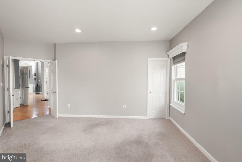 18404 BRIGHT PLUME TERRACE