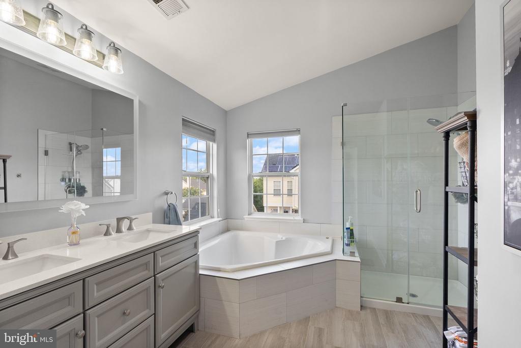 18404 BRIGHT PLUME TERRACE