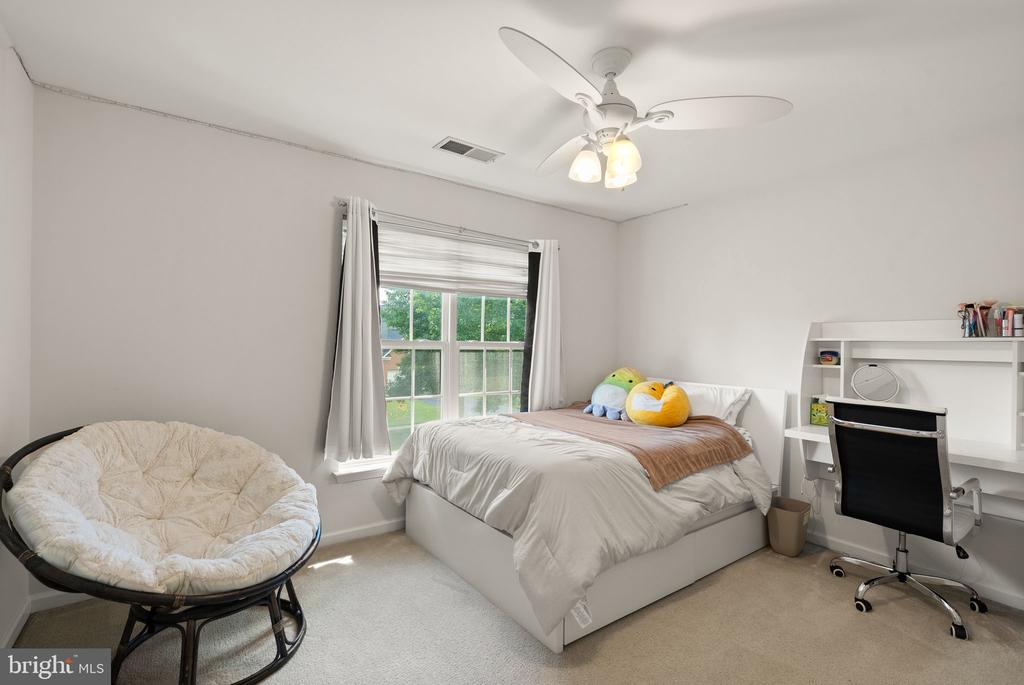18404 BRIGHT PLUME TERRACE