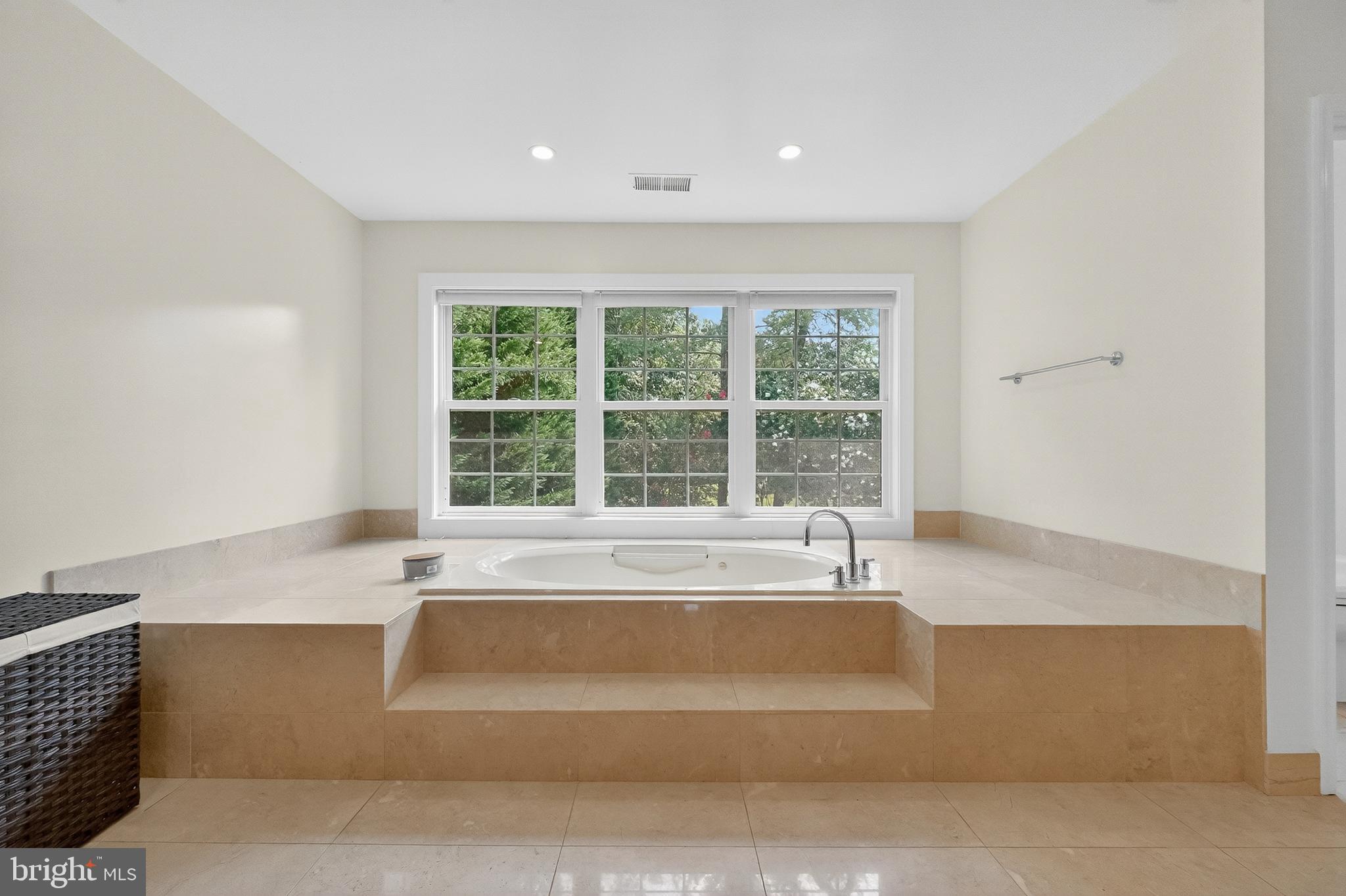 11141 WILLOWBROOK DRIVE