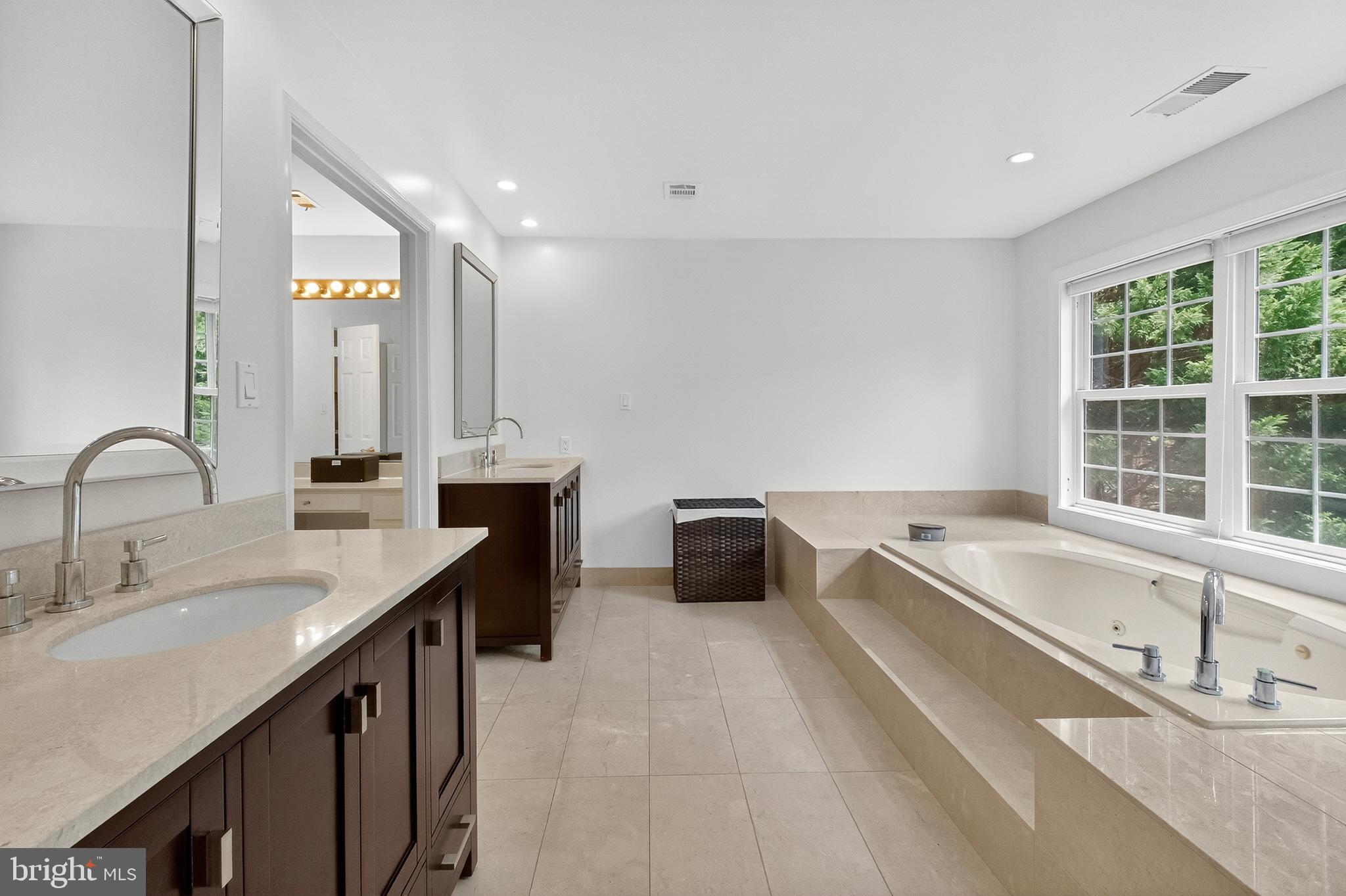 11141 WILLOWBROOK DRIVE