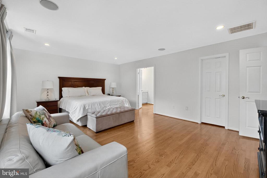 11141 WILLOWBROOK DRIVE